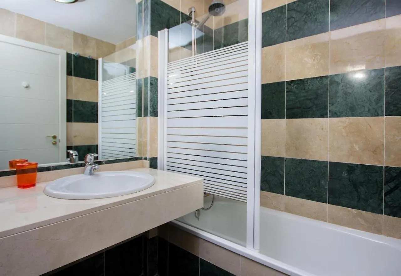 Spacious 2 Bedroom Apartment 914 Sitio de Calahonda Spain